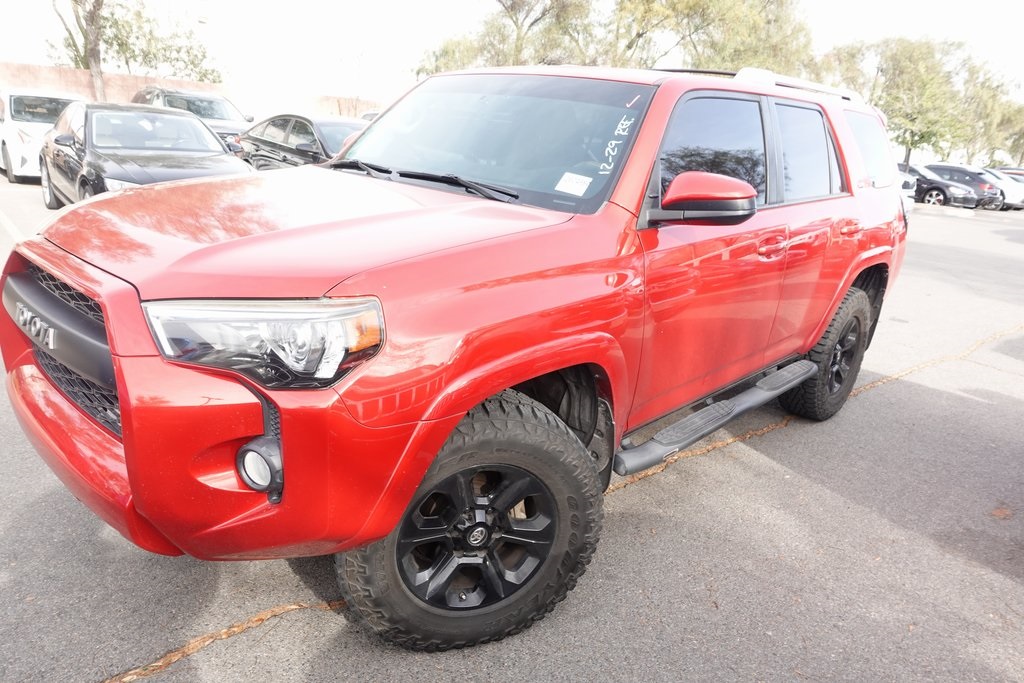 2016 Toyota 4Runner SR5's photo
