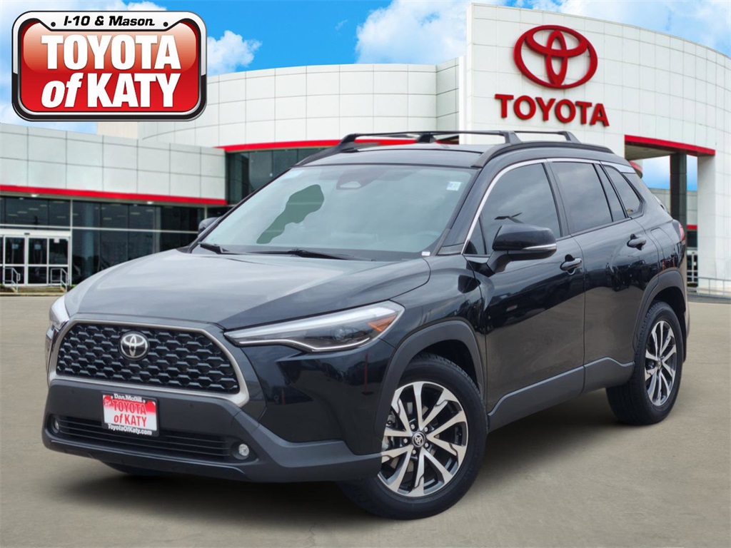 2023 Toyota Corolla Cross XLE's photo