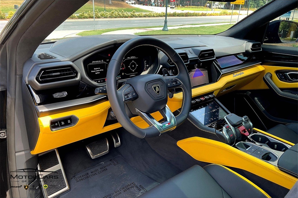 2025 Lamborghini Urus AWD SUV