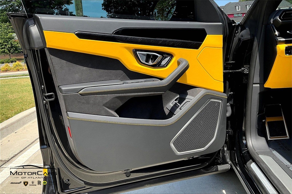 2025 Lamborghini Urus AWD SUV