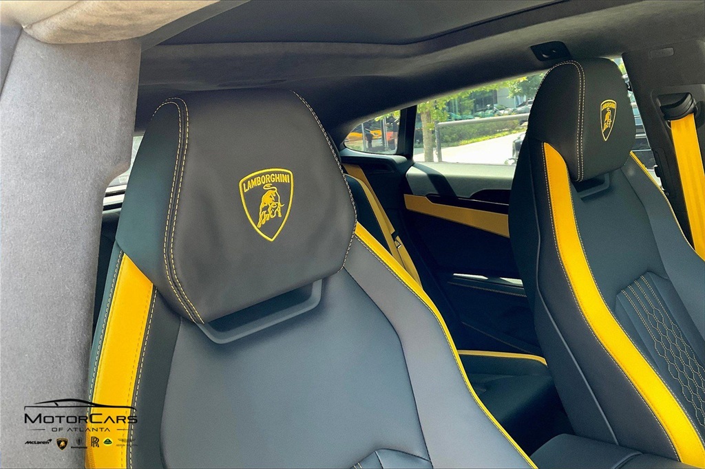 2025 Lamborghini Urus AWD SUV