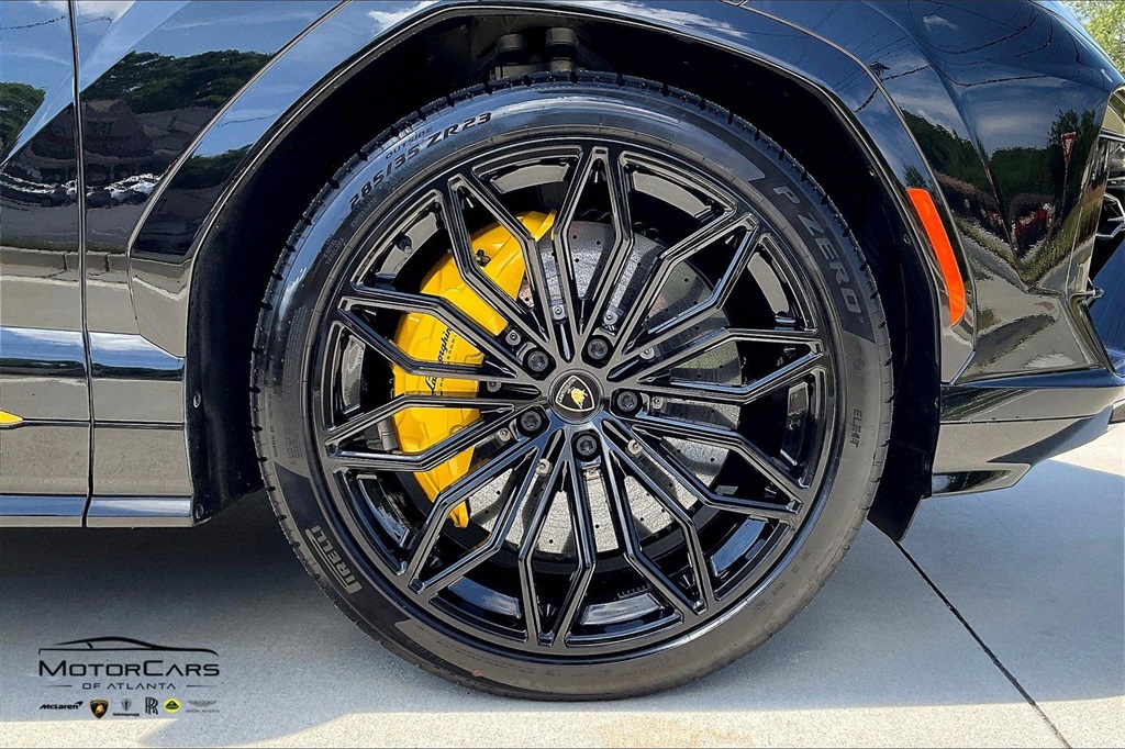 2025 Lamborghini Urus AWD SUV