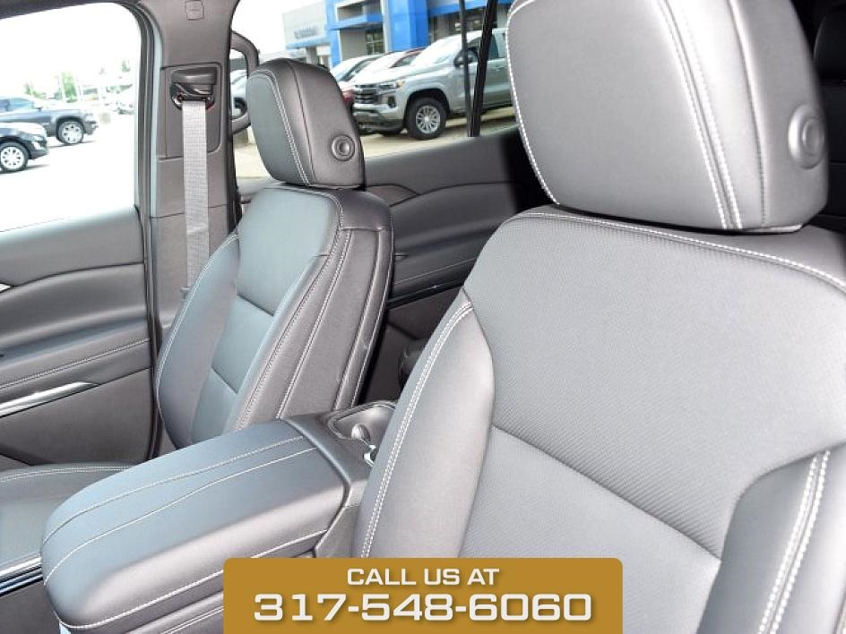 2025 Radiant Red Chevrolet Traverse LT FWD SUV