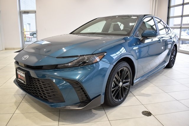 2026 Toyota Camry SE photo 2