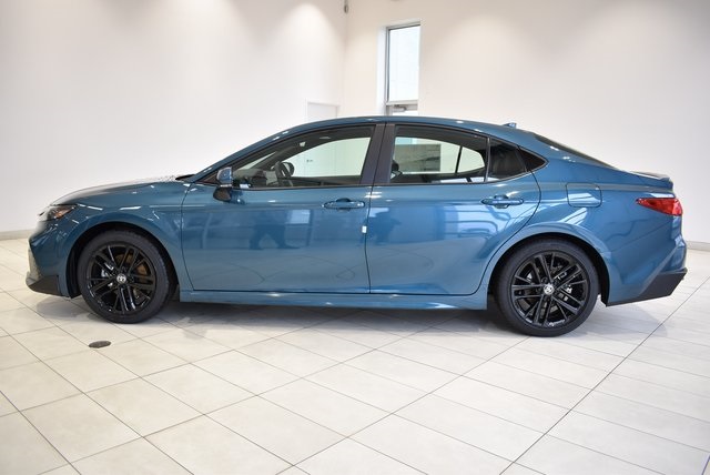 2026 Toyota Camry SE photo 3