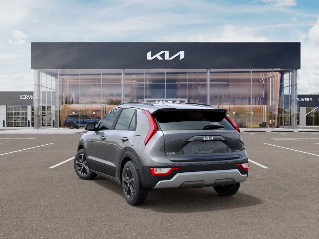 2025 Kia Niro LX photo 4