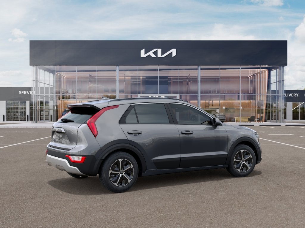 2025 Kia Niro LX photo 6