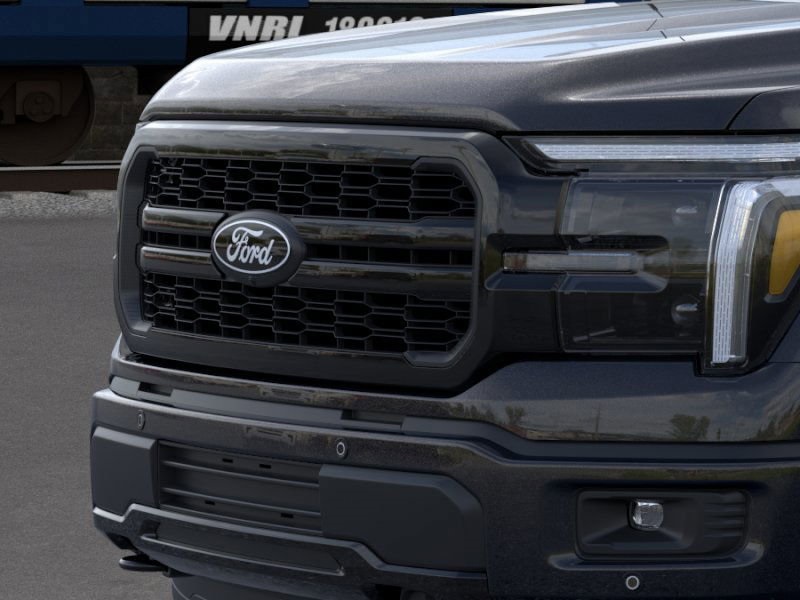 2025 Ford F-150 Lariat photo 4
