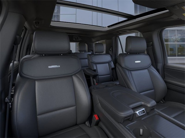 2025 Star White Metallic Tri-Coat Ford Expedition Platinum 4X4 SUV