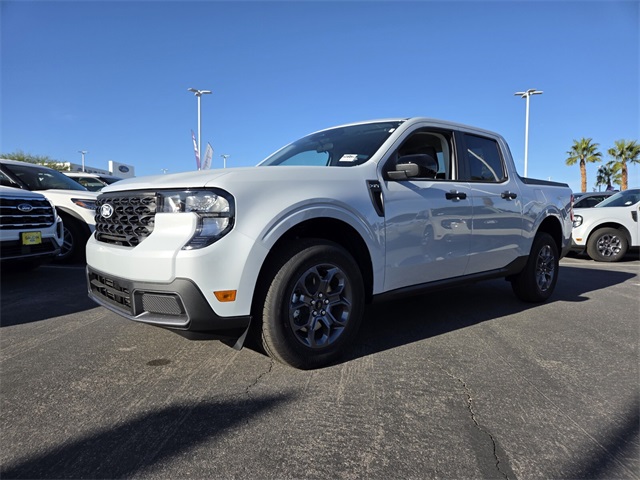 New 2025 Ford Maverick XLT 4D Crew Cab