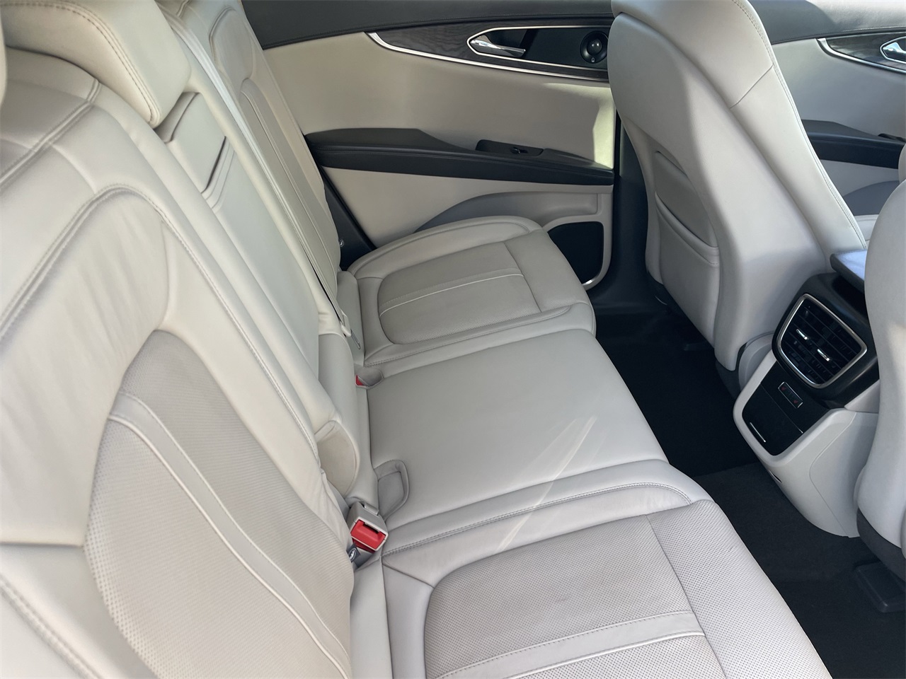 used 2020 Lincoln Nautilus car, priced at $23,994
