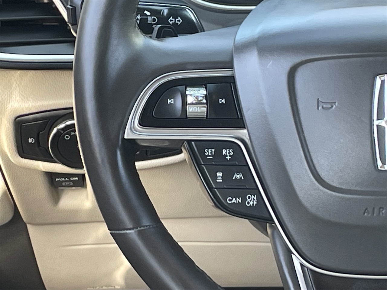 used 2020 Lincoln Nautilus car, priced at $23,994