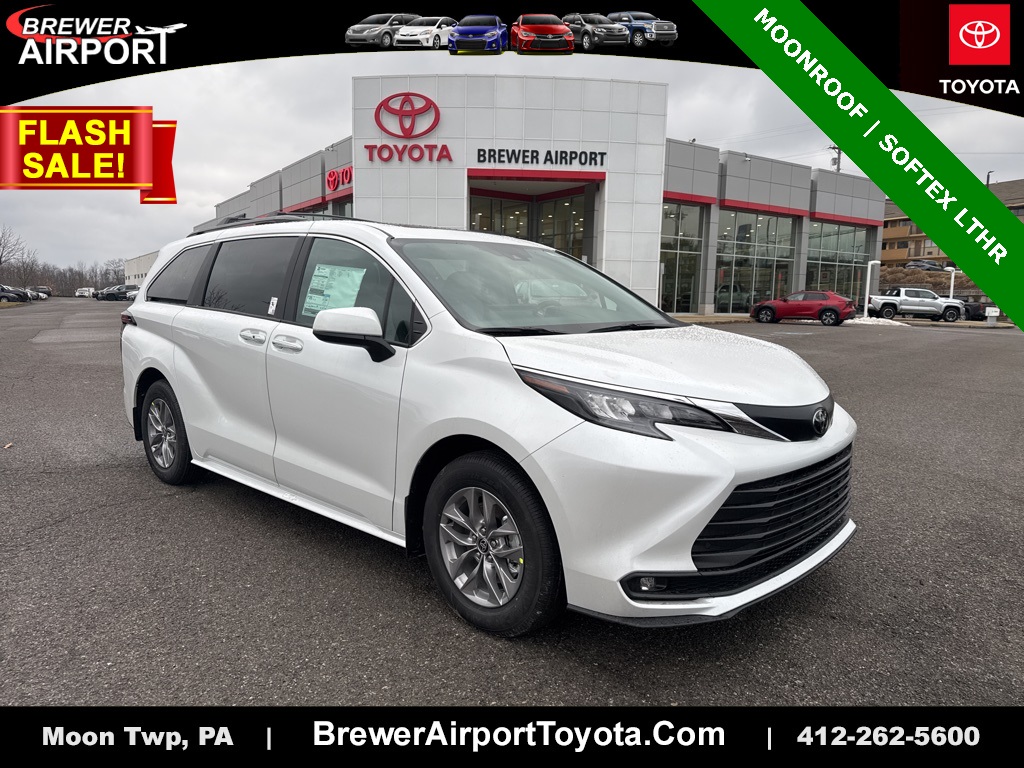 2026 Toyota Sienna XLE's photo