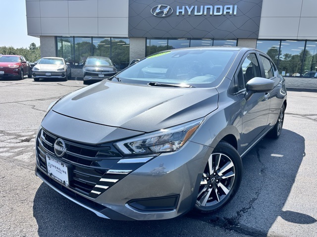 2025 Gun Metallic Nissan Versa 1.6 SV Sedan