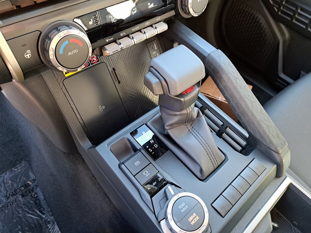 2025 Toyota Tacoma SR/SR5/TRD Sport/TRD Off Road/Limited Double Cab 4WD 13