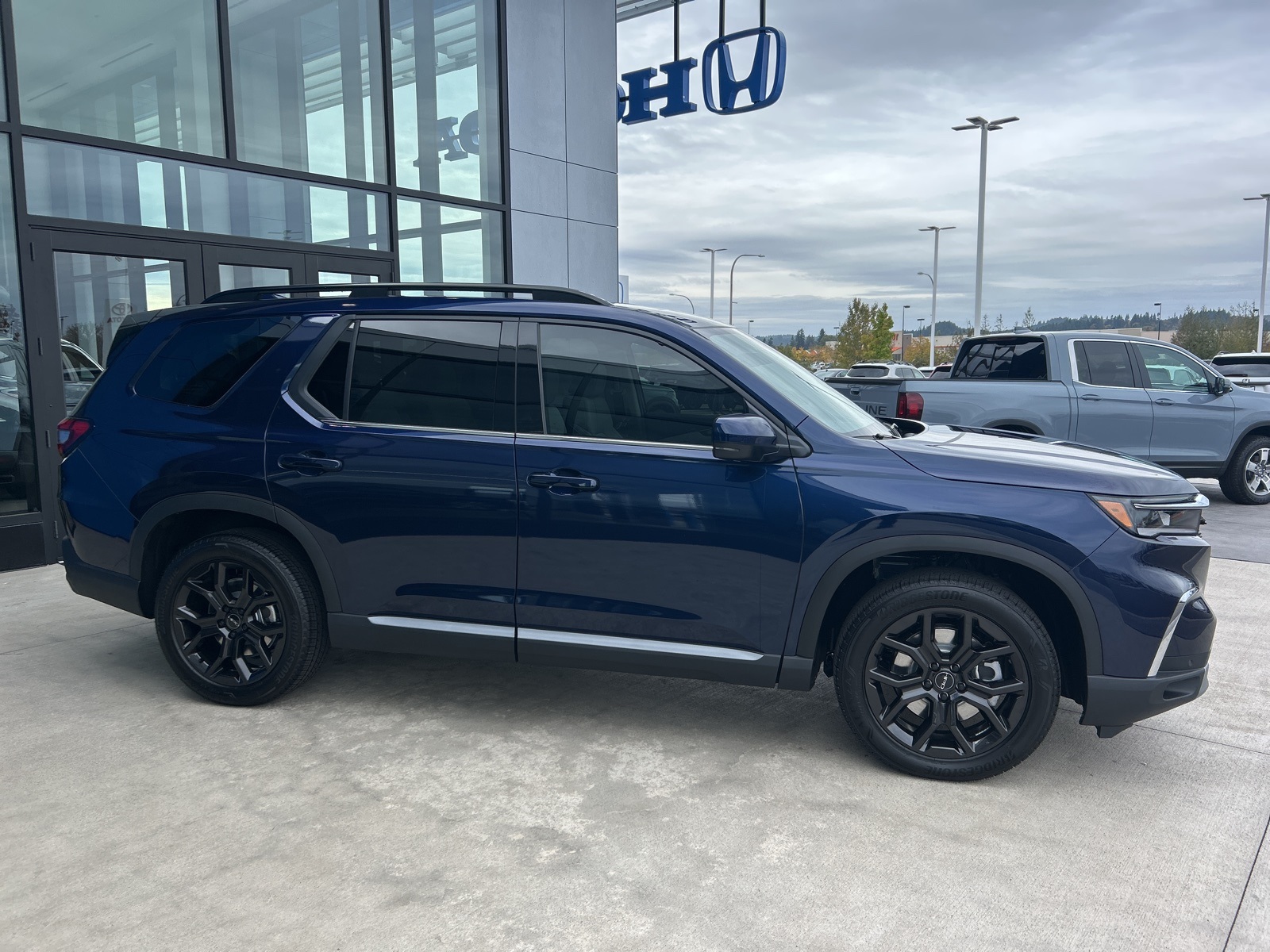 2025 Honda Pilot Touring photo 4