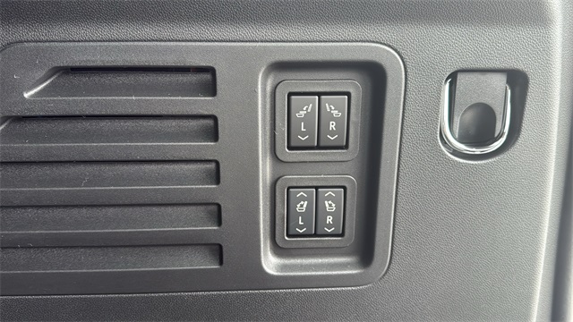 new 2026 Chevrolet Traverse car, priced at $59,720