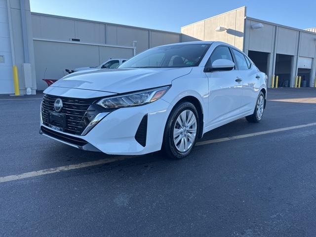 2025 Nissan Sentra S's photo