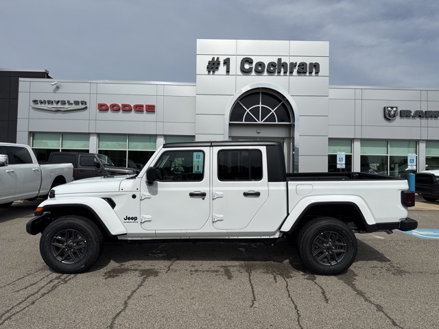 2025 Jeep Gladiator Sport S photo 2