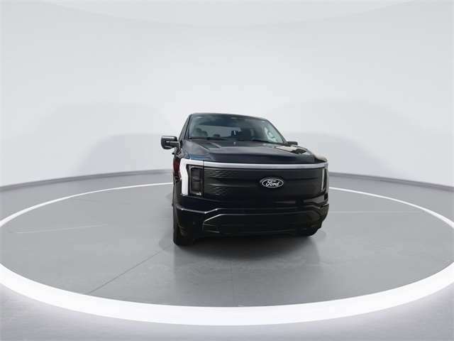 2025 Ford F-150 Lightning photo 3