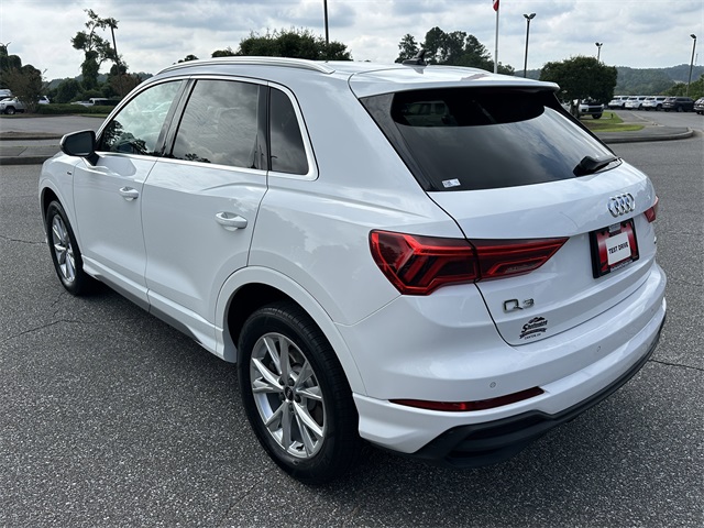 2023 Audi Q3 S line Premium photo 2