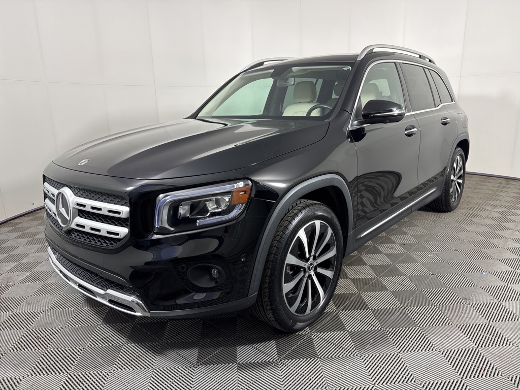 2023 Mercedes-Benz GLB Base's photo