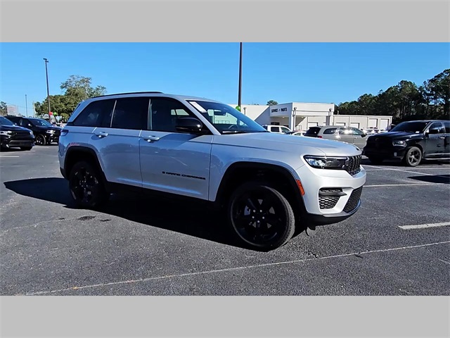 2025 Jeep Grand Cherokee Altitude X 4x2