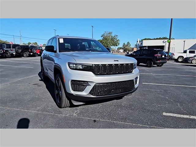 2025 Jeep Grand Cherokee Altitude X 4x2