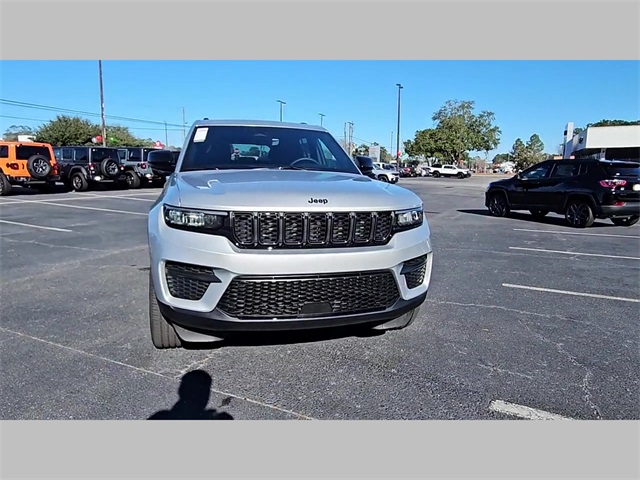 2025 Jeep Grand Cherokee Altitude X 4x2