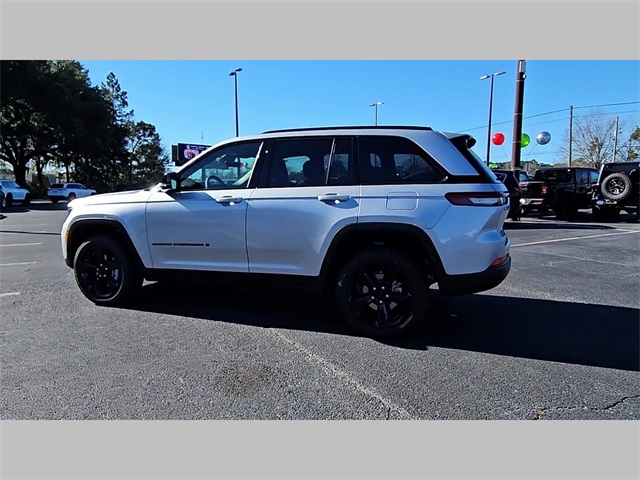 2025 Jeep Grand Cherokee Altitude X 4x2