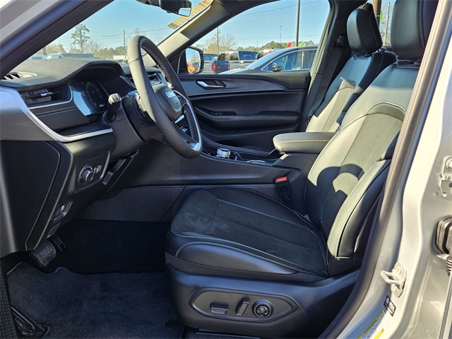 2025 Jeep Grand Cherokee Altitude X 4x2