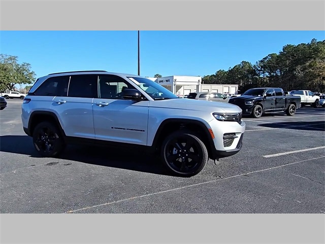 2025 Jeep Grand Cherokee Altitude X 4x2