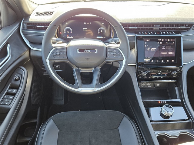 2025 Jeep Grand Cherokee Altitude X 4x2