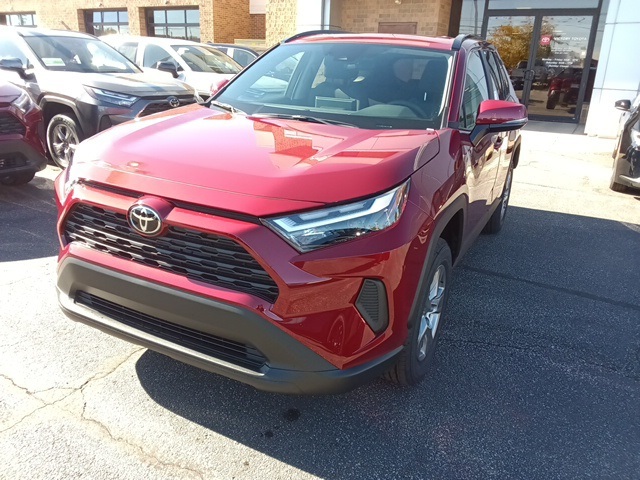 2025 Toyota RAV4 XLE photo 2