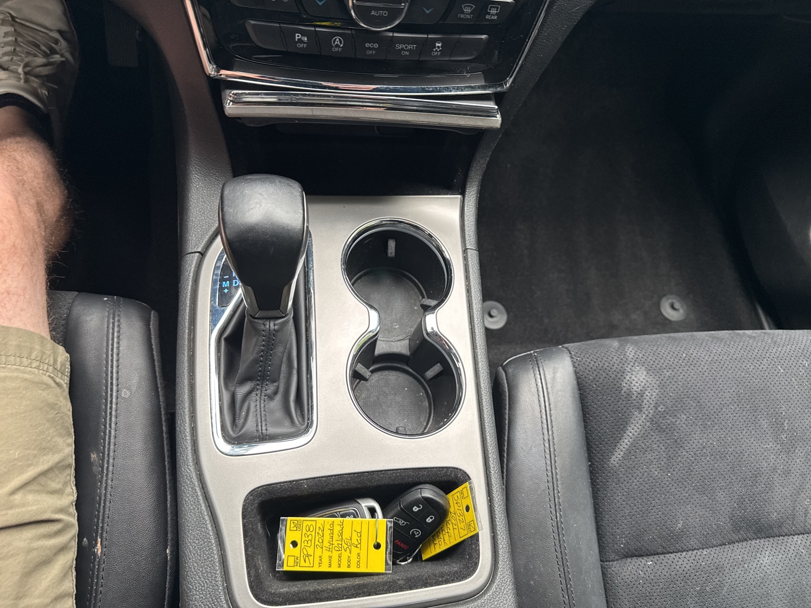 2021 Diamond Black Crystal Pearlcoat Jeep Grand Cherokee Laredo X 4X4 SUV