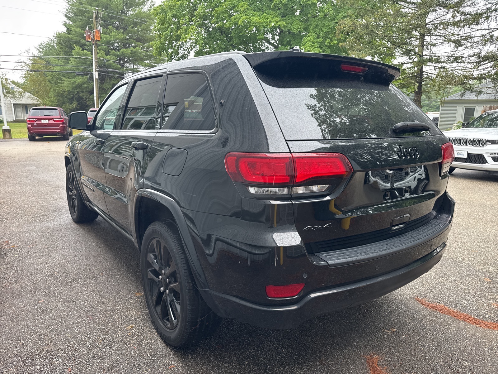 2021 Diamond Black Crystal Pearlcoat Jeep Grand Cherokee Laredo X 4X4 SUV