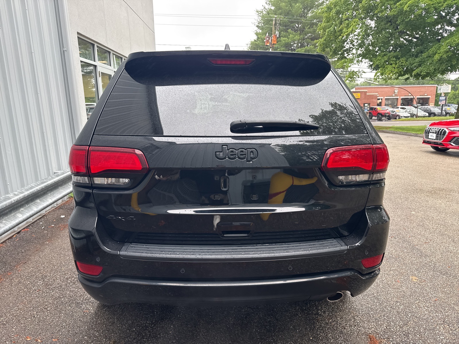 2021 Diamond Black Crystal Pearlcoat Jeep Grand Cherokee Laredo X 4X4 SUV