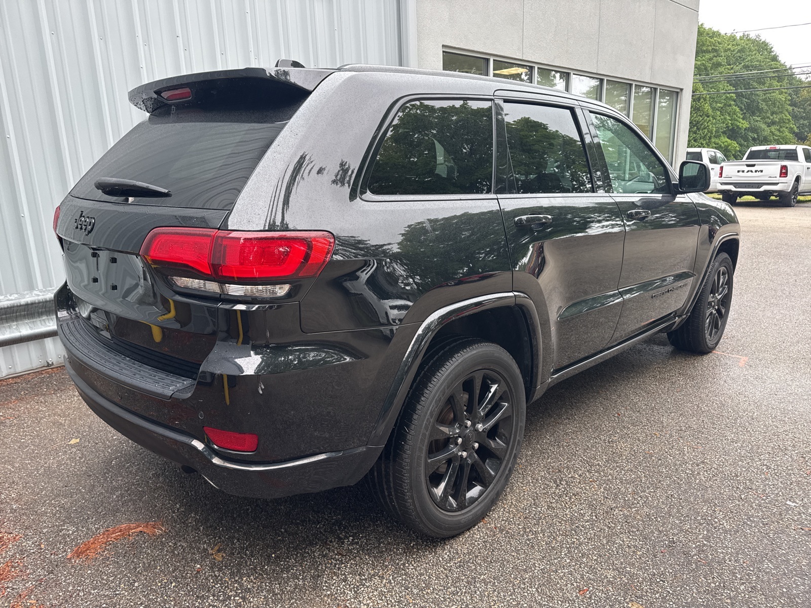 2021 Diamond Black Crystal Pearlcoat Jeep Grand Cherokee Laredo X 4X4 SUV