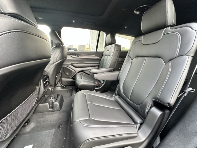 2025 Baltic Gray Metallic Clearcoat Jeep Grand Cherokee L Limited 4X4 SUV