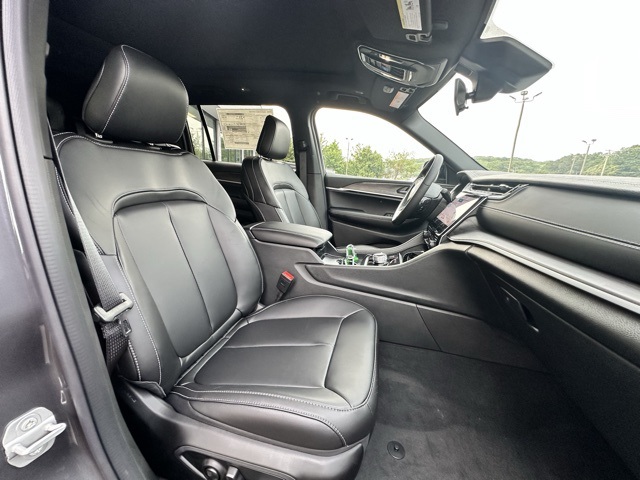 2025 Baltic Gray Metallic Clearcoat Jeep Grand Cherokee L Limited 4X4 SUV