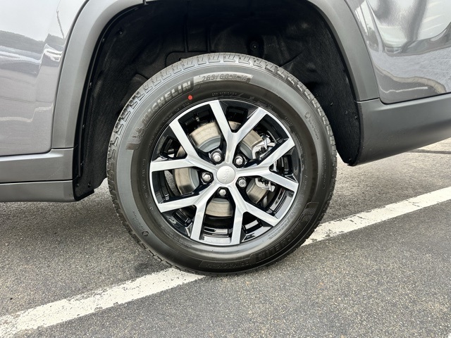 2025 Baltic Gray Metallic Clearcoat Jeep Grand Cherokee L Limited 4X4 SUV