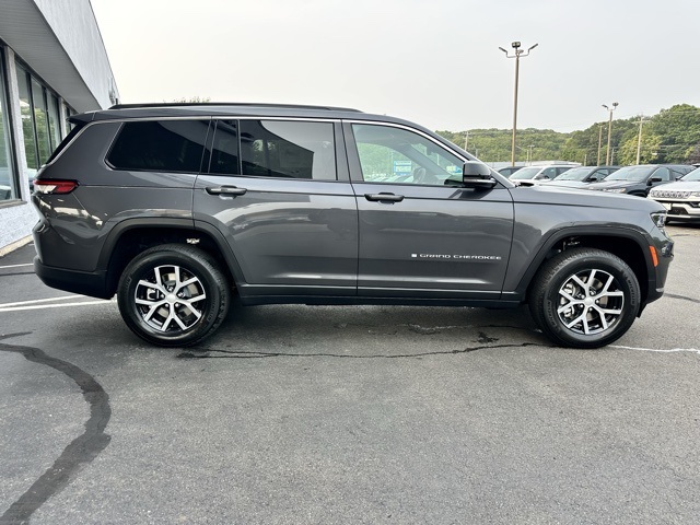 2025 Baltic Gray Metallic Clearcoat Jeep Grand Cherokee L Limited 4X4 SUV