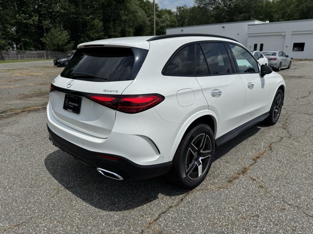 2025 Mercedes Benz GLC 300 4MATIC photo 3