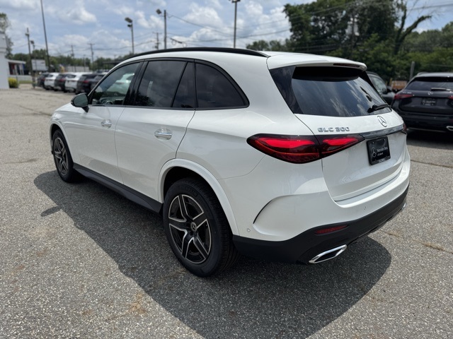 2025 Mercedes Benz GLC 300 4MATIC photo 5