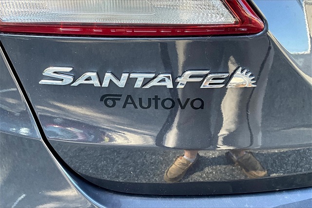 2017 Night Sky Pearl Hyundai Santa Fe SE FWD SUV
