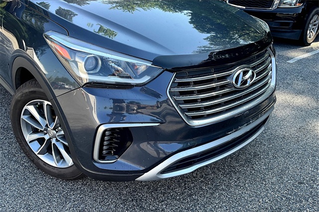 2017 Night Sky Pearl Hyundai Santa Fe SE FWD SUV