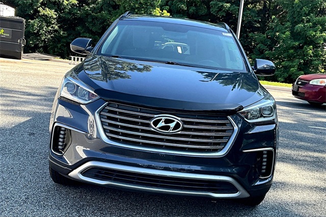 2017 Night Sky Pearl Hyundai Santa Fe SE FWD SUV