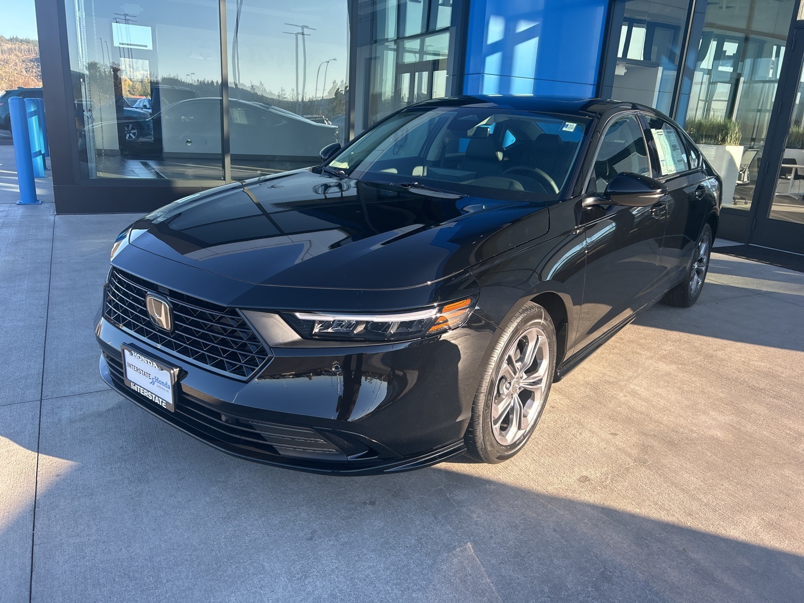 2025 Honda Accord Hybrid EX-L's photo