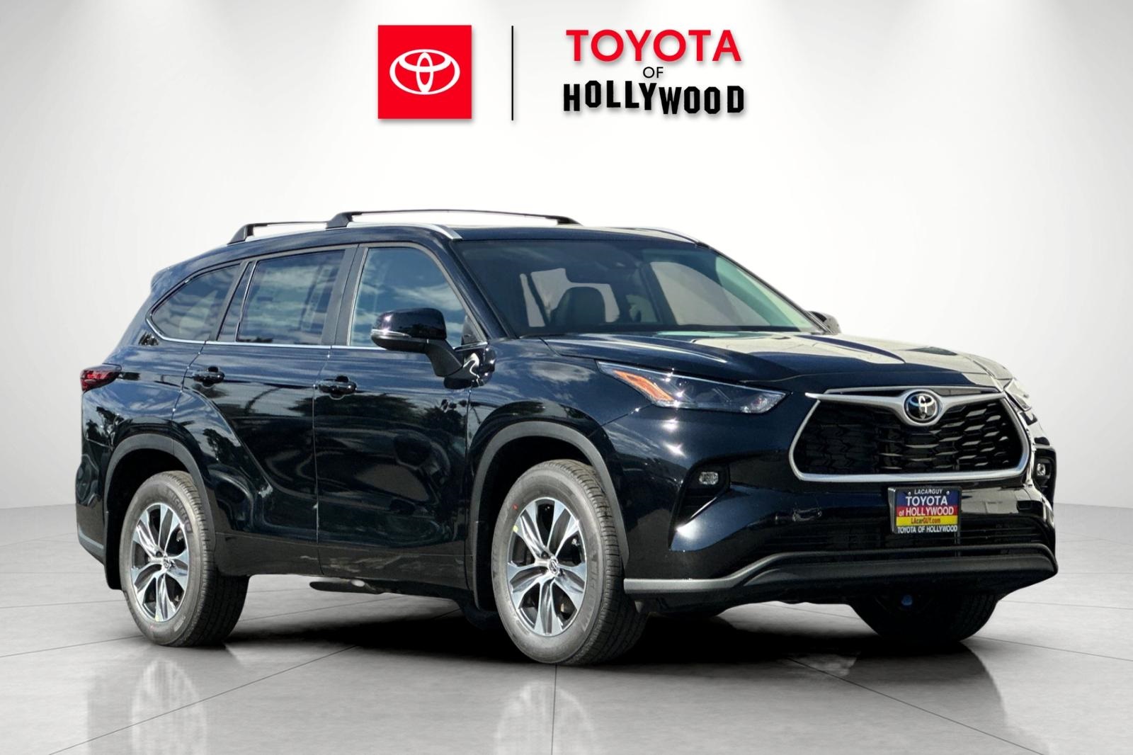 2026 Toyota Highlander XLE's photo