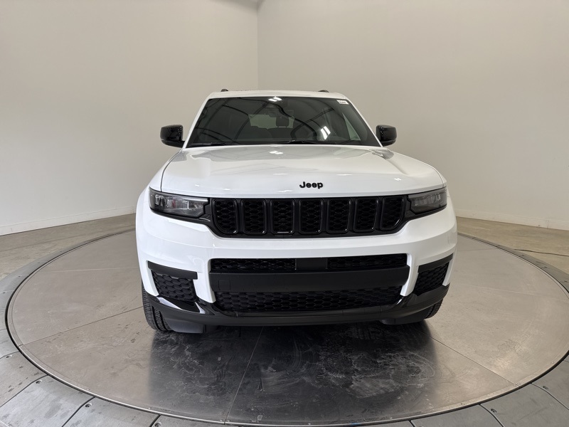2025 Jeep Grand Cherokee Altitude X photo 2